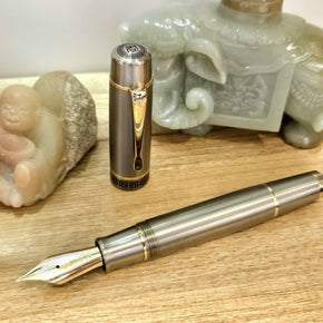 =Style Writing= Eternal Julei 900 Titanium Alloy Barrel Fountain Pen 18K Oversized Nib, Piston Filling Mechanism, Only 62g #50 Nib, #9 Nib - TY Lee Pen Shop